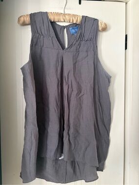 Vera Wang Sleeveless V-Neck Blouse in Charcoal